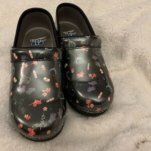 Dansko Nurses Shoes Size 37 US Size 6.5/7